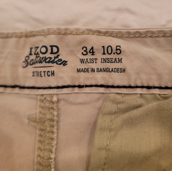 IZOD Saltwater Stretch Men's Tan Cargo Shorts WAIST 34/INSEAM 10.5 - Picture 2 of 4